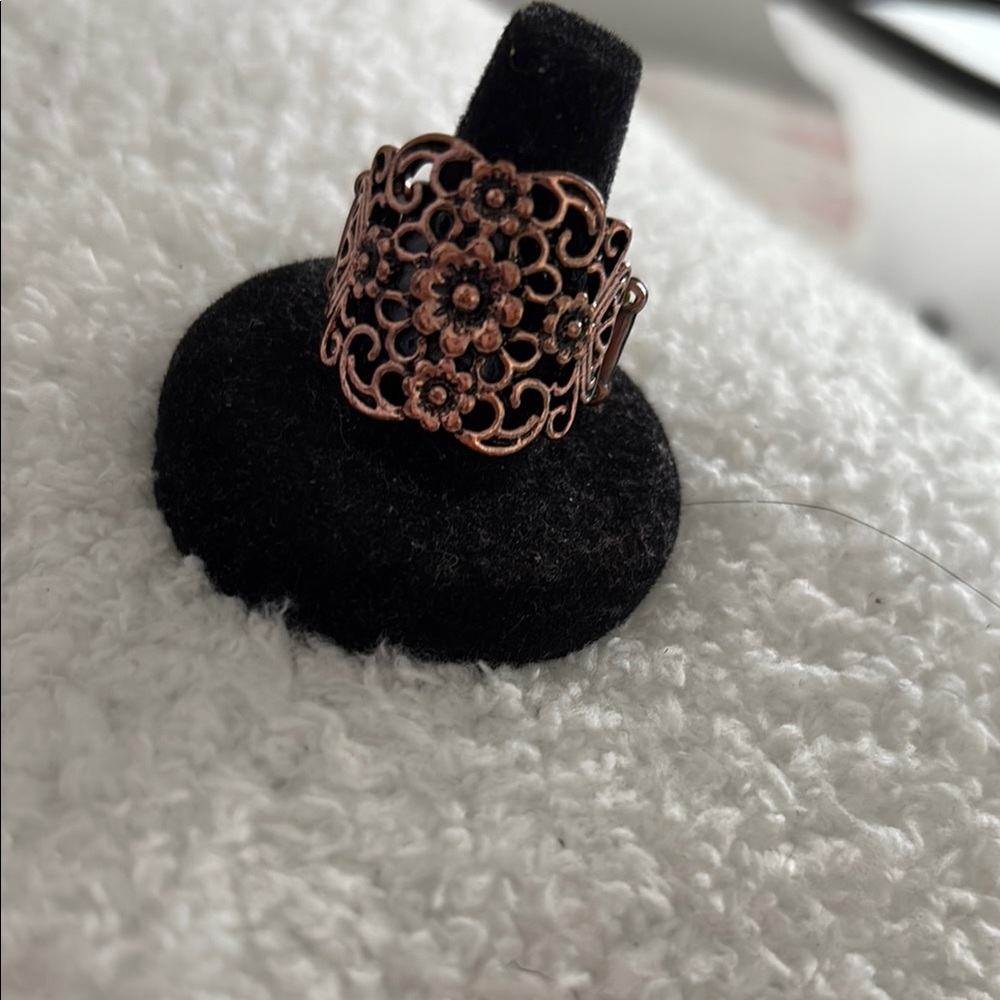 Elegant Floral Copper Ring